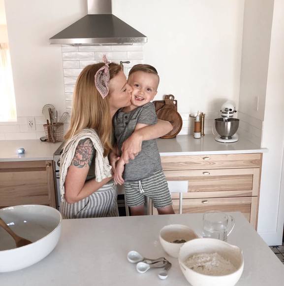 Meet your Posher, Sarah - Picture 1 of 1